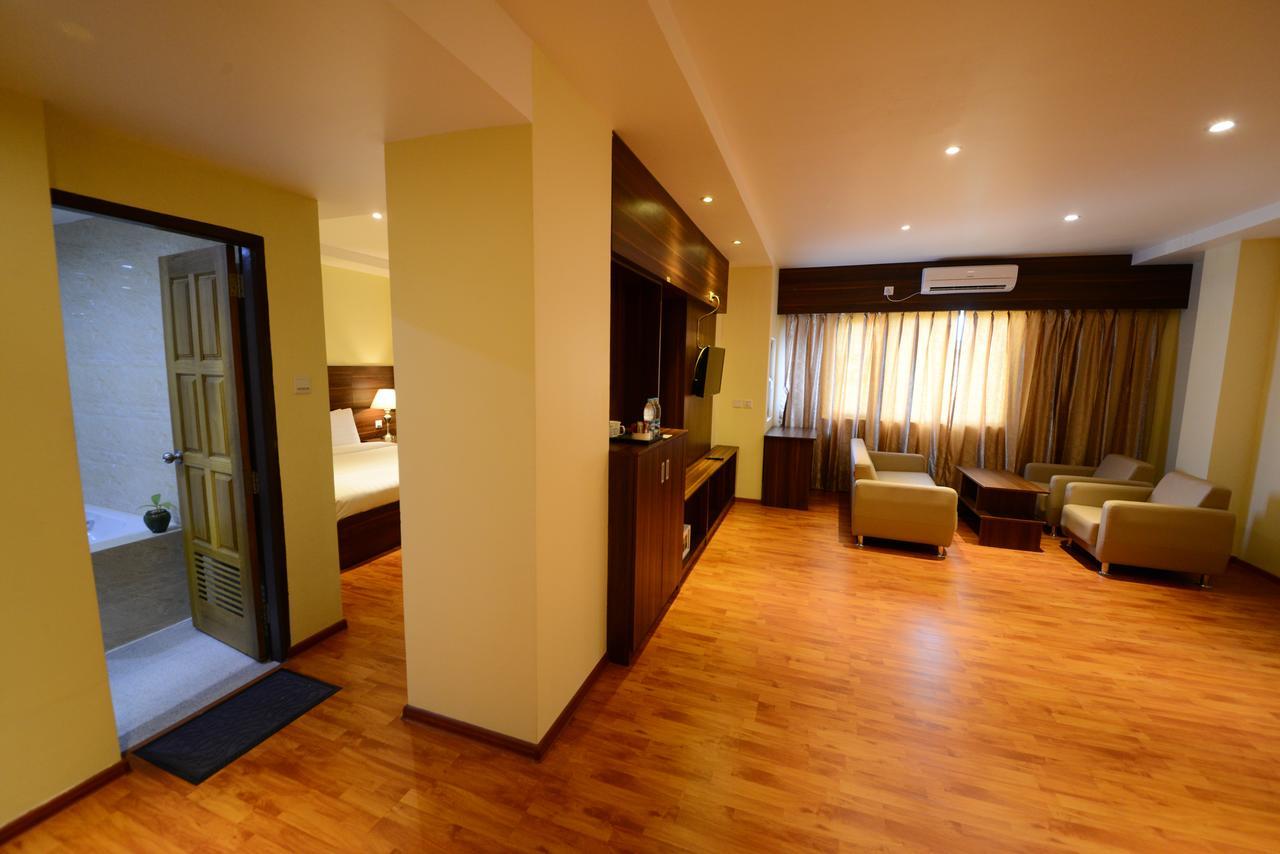 Silver Green Hotel Rangun Zewnętrze zdjęcie