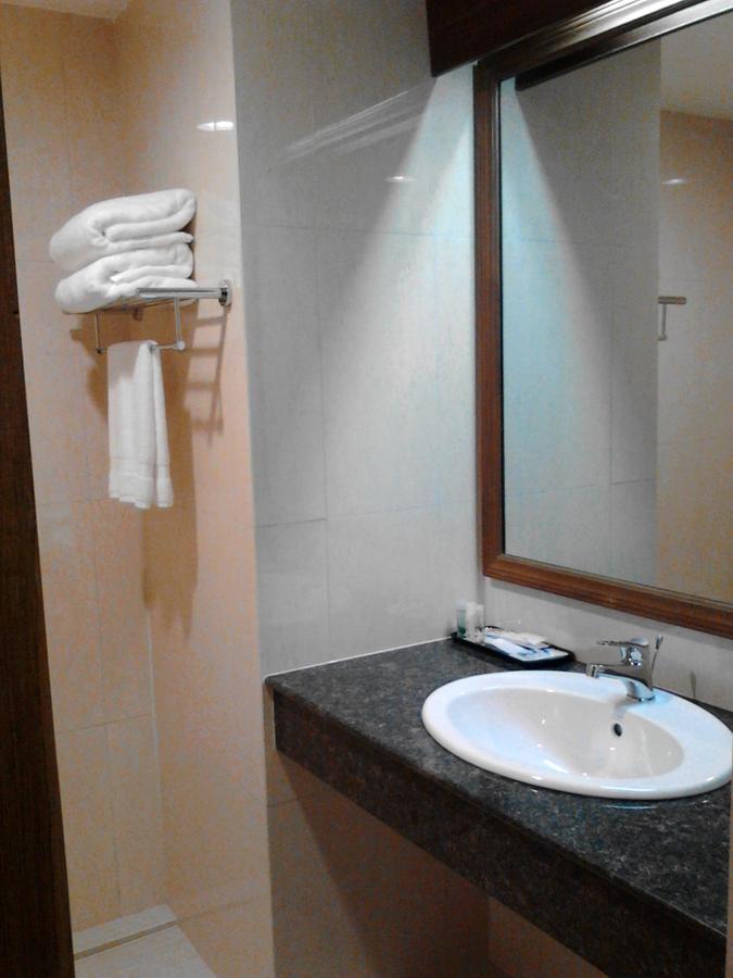 Silver Green Hotel Rangun Zewnętrze zdjęcie