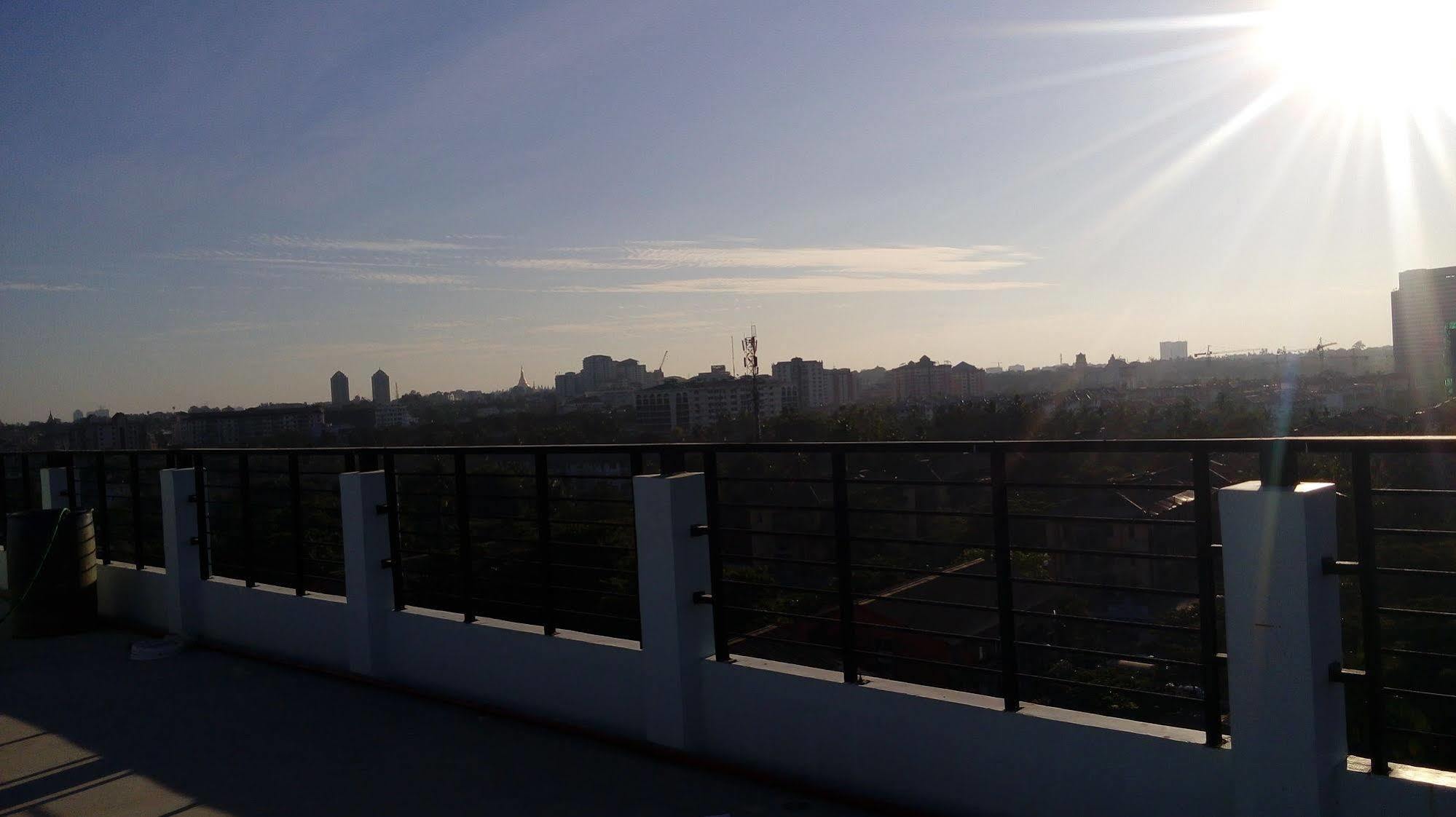 Silver Green Hotel Rangun Zewnętrze zdjęcie