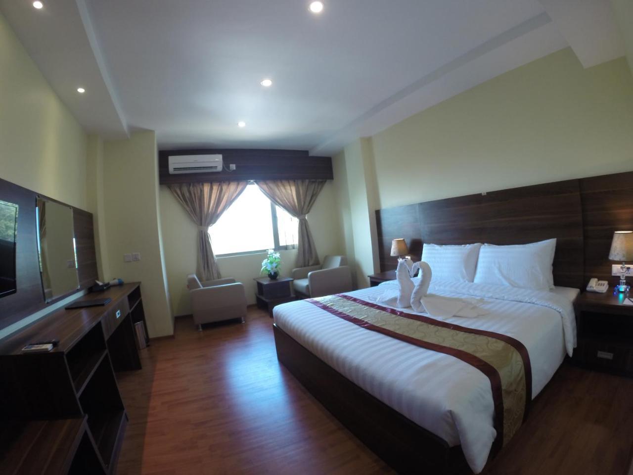 Silver Green Hotel Rangun Zewnętrze zdjęcie